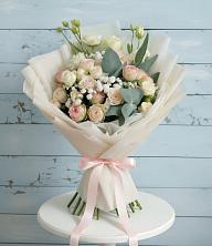 Букет цветов из:  Розы и Лизиантусы в Мулловке