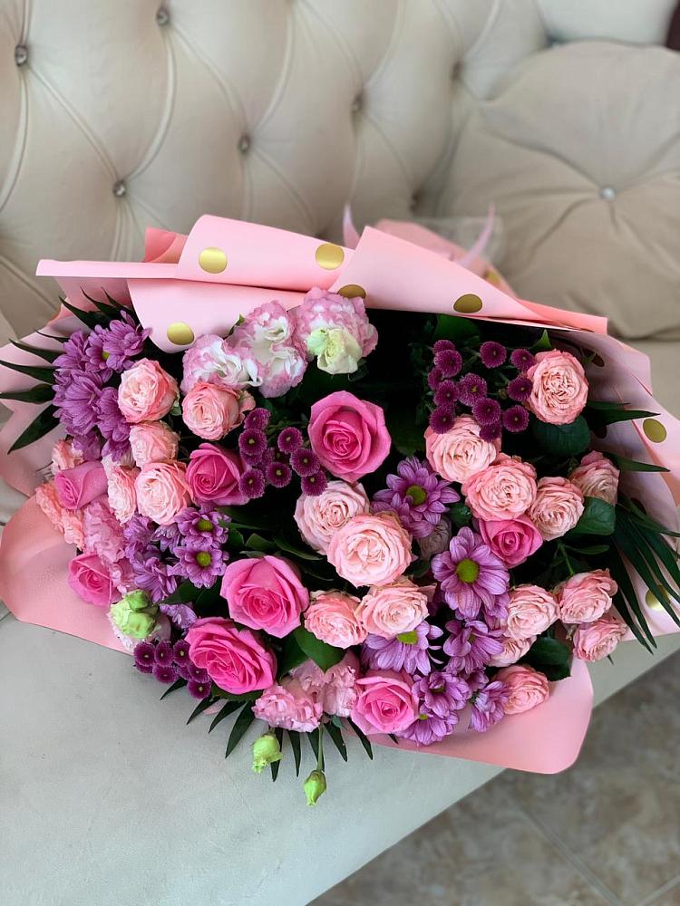 Букет цветов из: Хризантемы, Розы и Лизиантусы в Мулловке