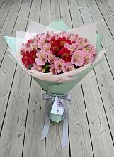 Букет цветов из:  Альстромерии #REPLACE_PRED# Мулловке