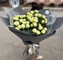Букет Белые кустовые розы Солинеро в Мулловке