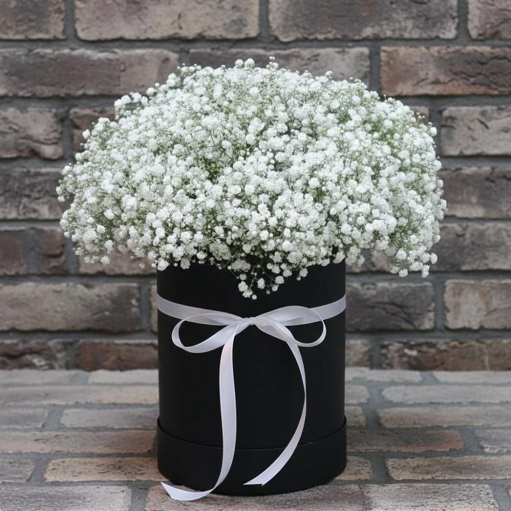 Цветочная композиция из Гипсофила в шляпной коробке в Мулловке