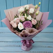 Букет цветов из:  Розы и Лизиантусы в Мулловке
