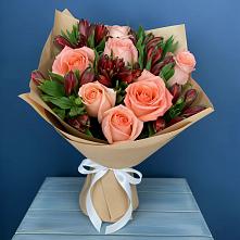 Букет цветов из:  Розы и Альстромерии #REPLACE_PRED# Мулловке