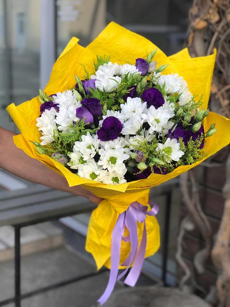 Букет цветов из: Ирисы, Хризантемы и Ромашки в Мулловке