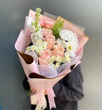 Букет цветов из:  Хризантемы и Розы в Мулловке