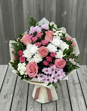 Букет цветов из:  Альстромерии, Гвоздики, Розы и Хризантемы в Мулловке