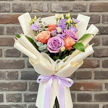 Букет цветов из:  Лизиантусы и Розы в Мулловке