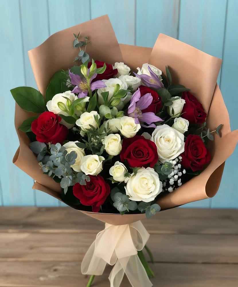 Букет цветов из: Розы и Альстромерии в Мулловке