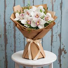 Букет цветов из:  Орхидеи и Розы в Мулловке