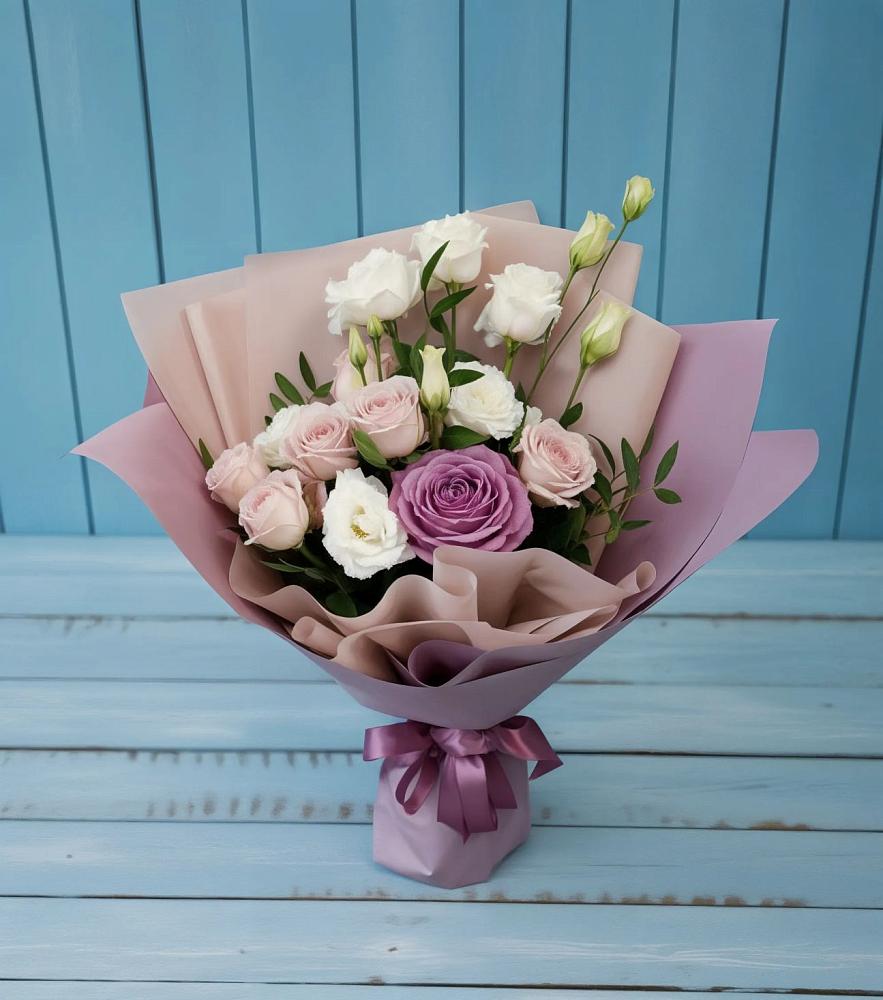 Букет цветов из: Розы и Лизиантусы в Мулловке